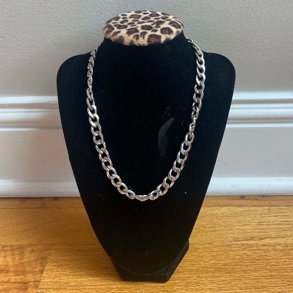 Elegant Silver Chain Necklace